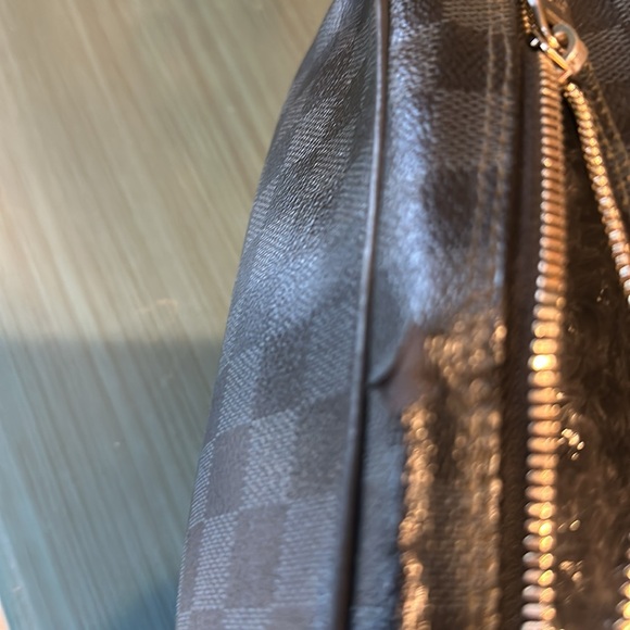 ‼️New Price‼️Firm‼️Louis Vuitton Damier Graphite Toiletry Bag - Picture 3 of 13